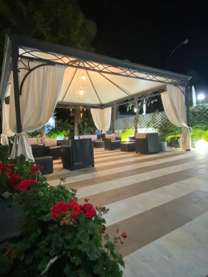 Hotel La Perla Riva del Garda Kültér fotó