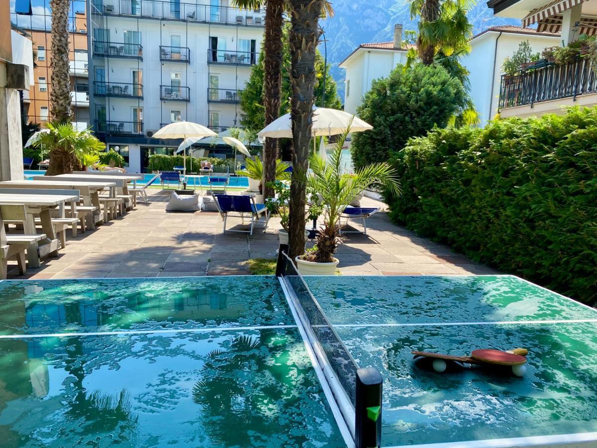 Hotel La Perla Riva del Garda Kültér fotó