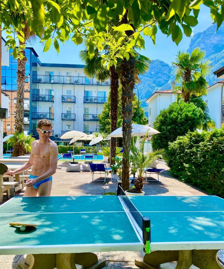 Hotel La Perla Riva del Garda Kültér fotó
