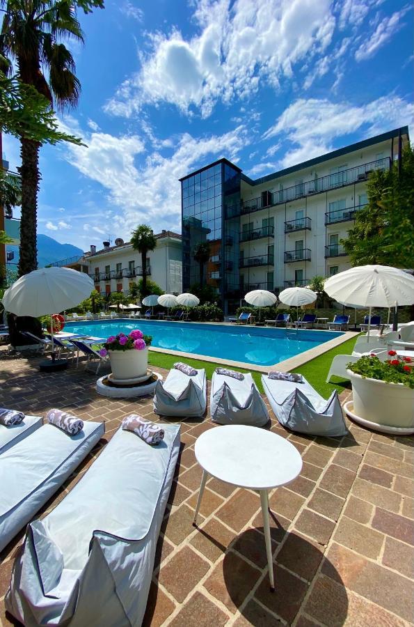 Hotel La Perla Riva del Garda Kültér fotó