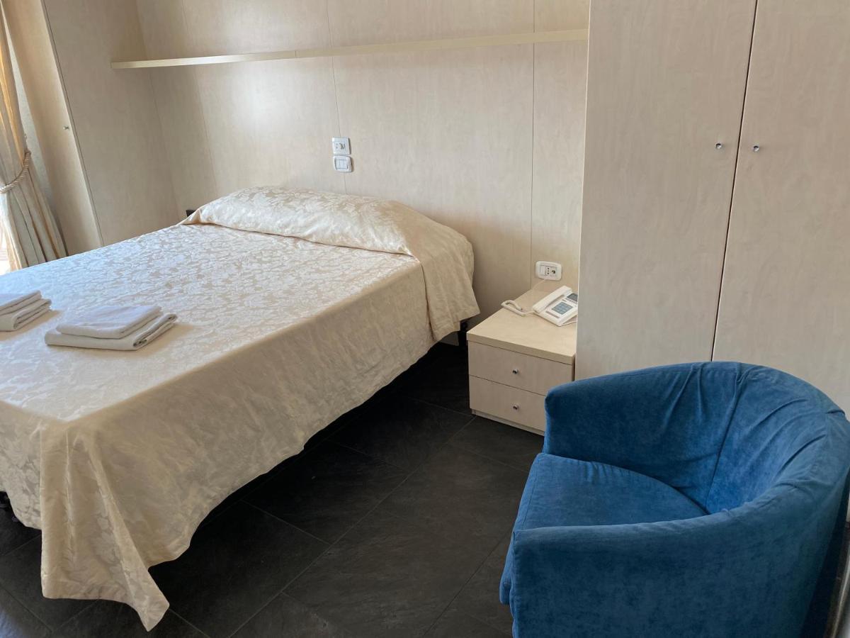 Hotel La Perla Riva del Garda Kültér fotó