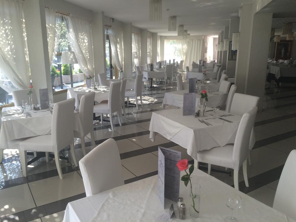 Hotel La Perla Riva del Garda Kültér fotó