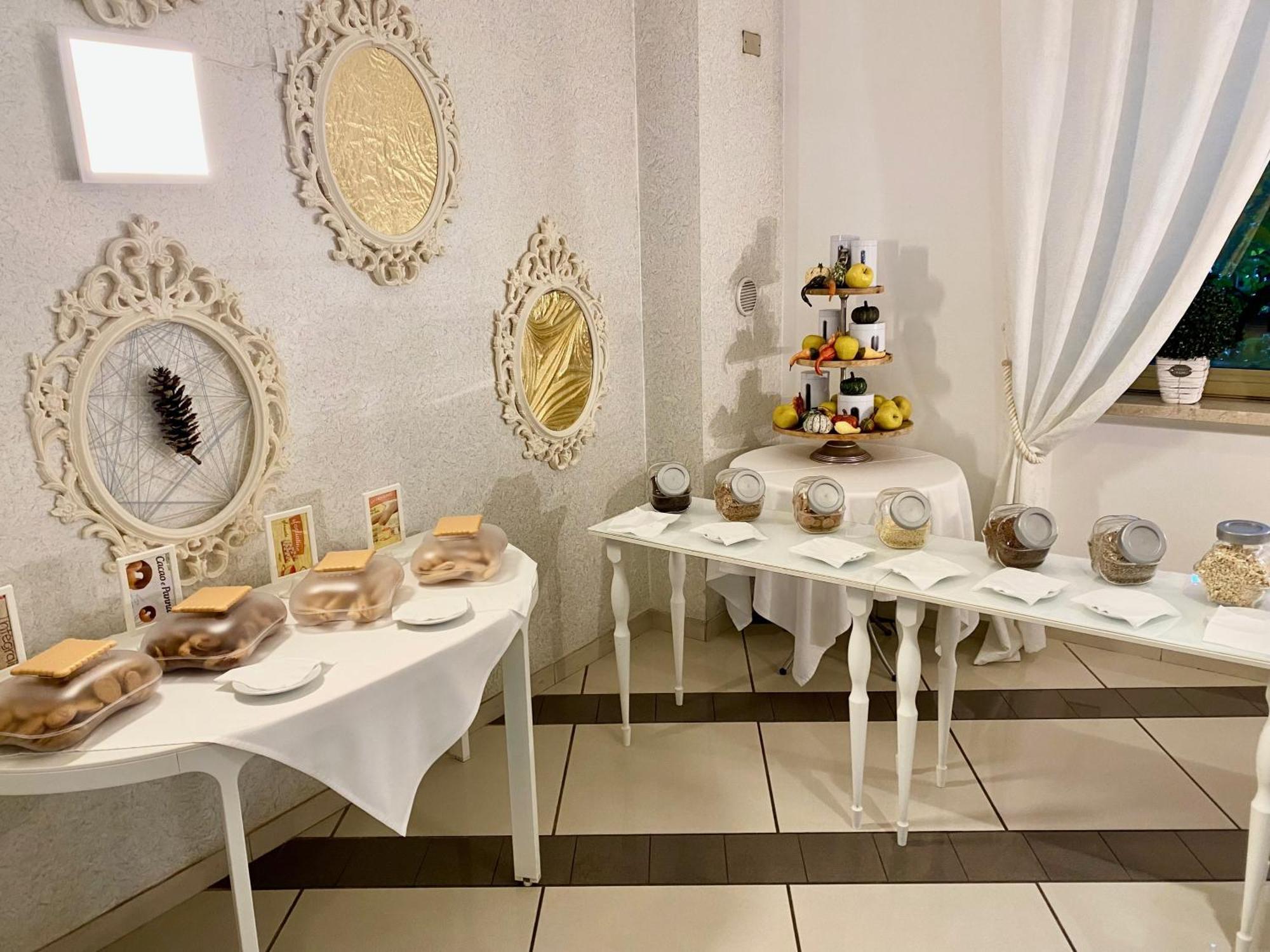 Hotel La Perla Riva del Garda Kültér fotó