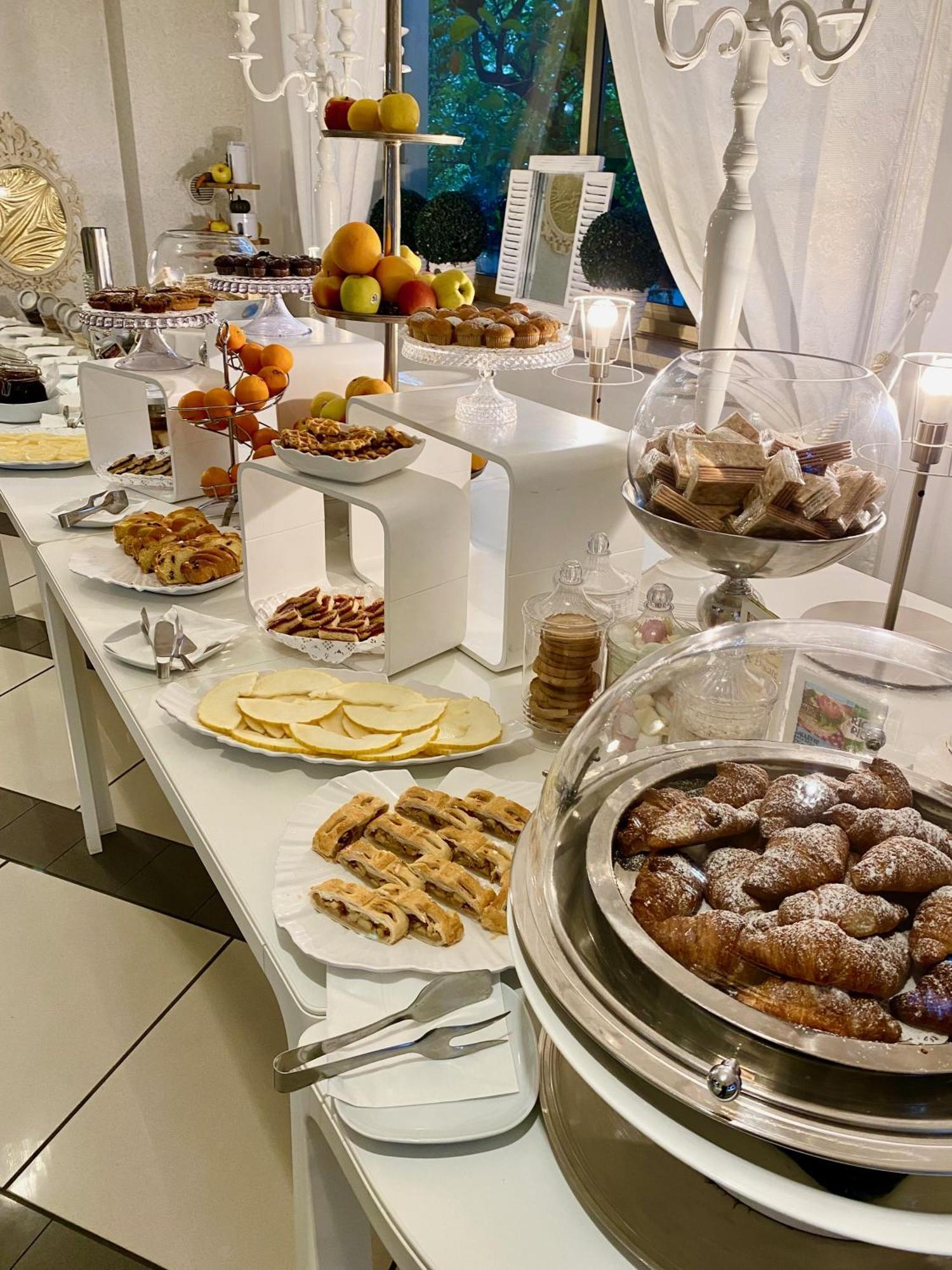 Hotel La Perla Riva del Garda Kültér fotó