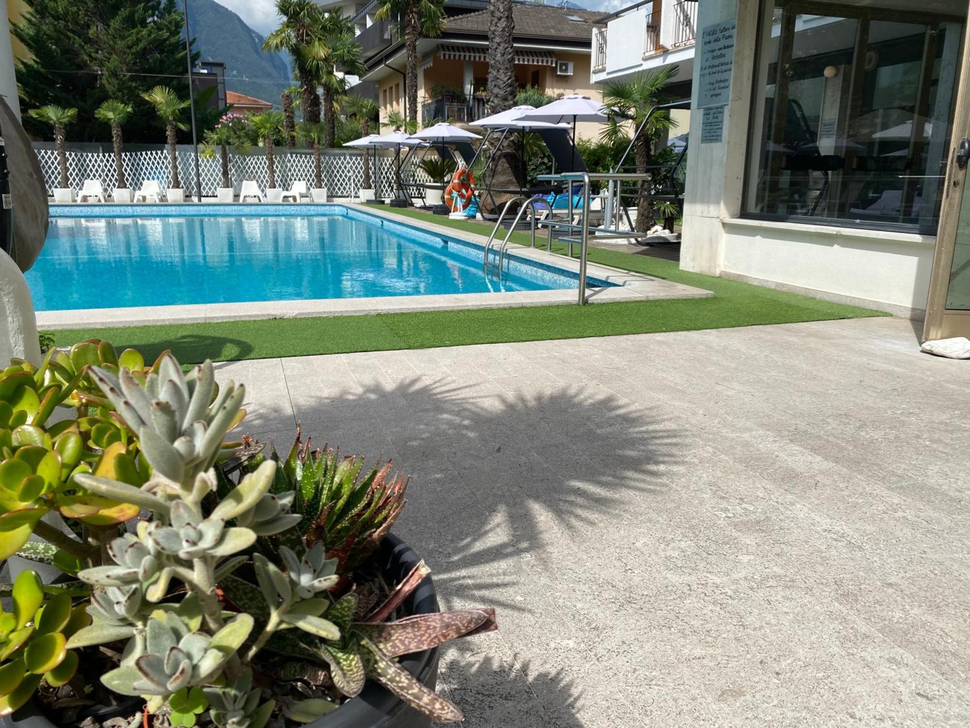 Hotel La Perla Riva del Garda Kültér fotó